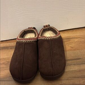 Cozy Brown shoes (feel and look like Uggs slippers)